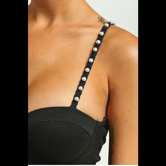 Short one piece - Picture 3 of 3